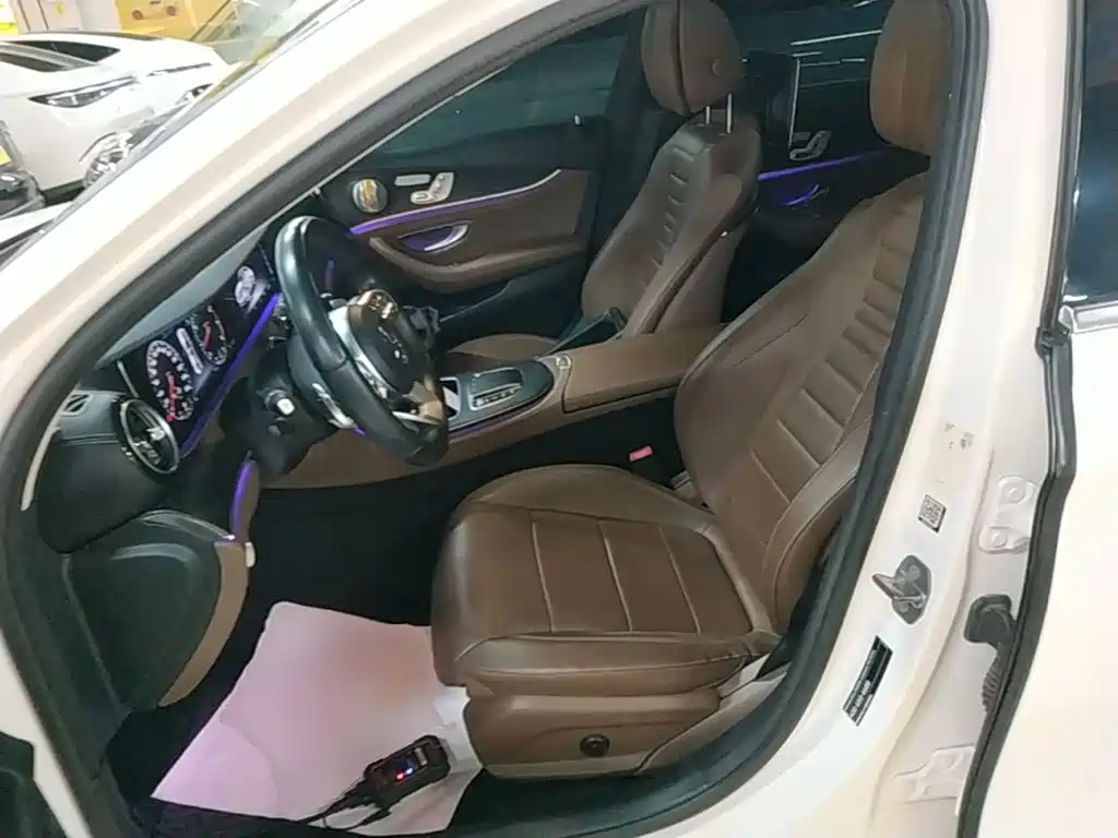Mercedes-Benz E-Class — миниатюра 15