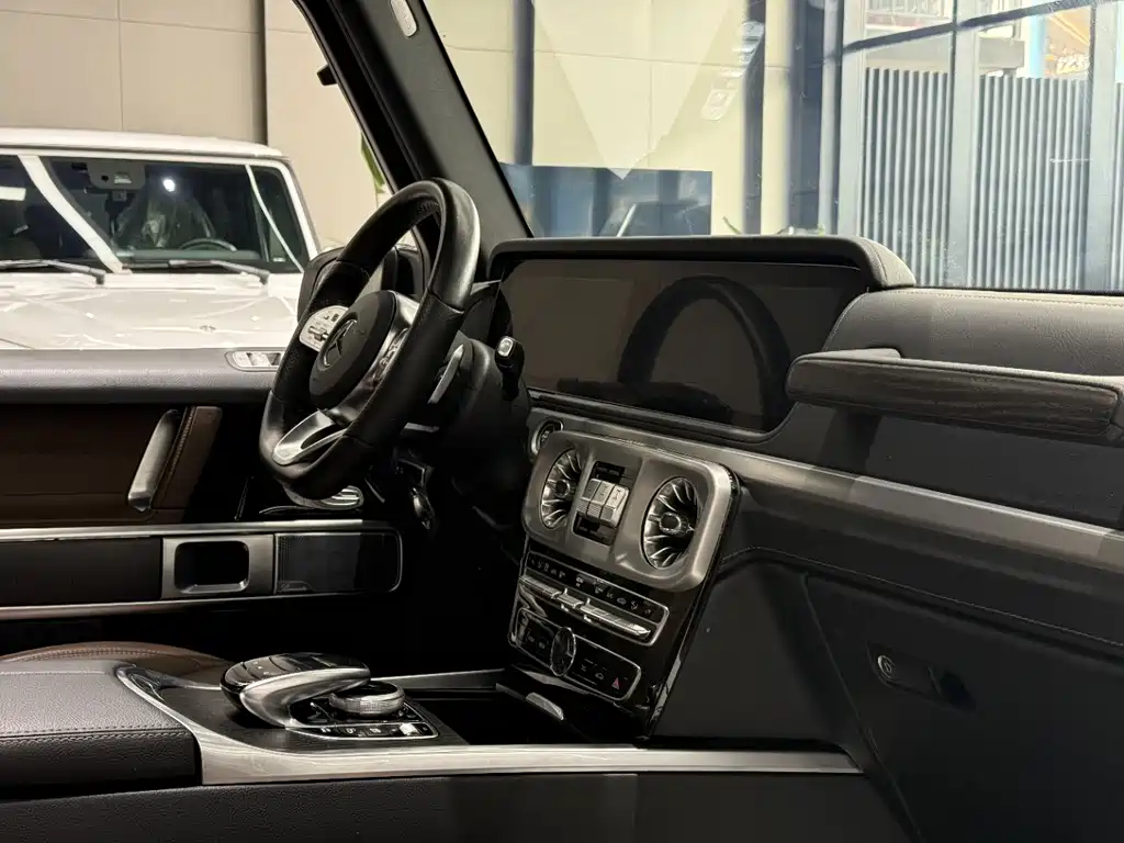 Mercedes-Benz G-Class — миниатюра 12