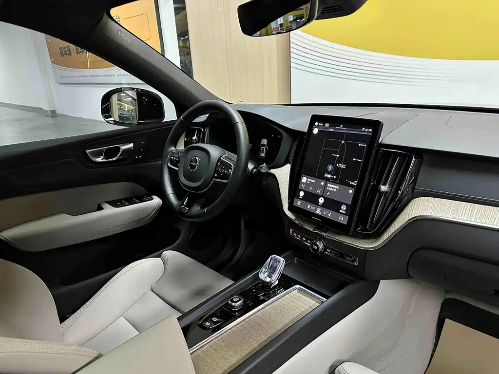 Volvo XC60 — миниатюра 8