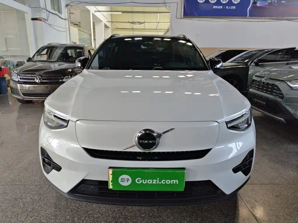 Volvo XC40 NEV — миниатюра 3