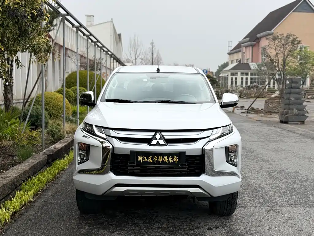 Mitsubishi L200 2025 2.2T