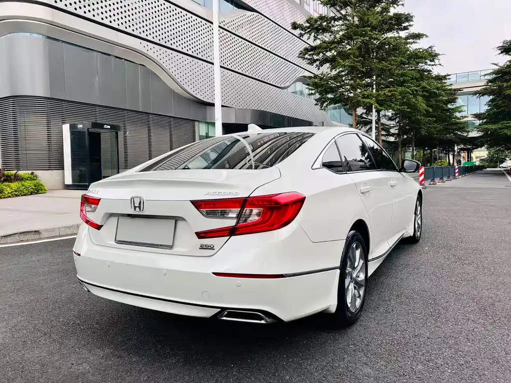 Honda Accord — миниатюра 13