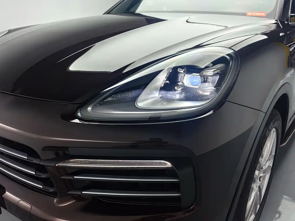 Porsche Cayenne — миниатюра 12