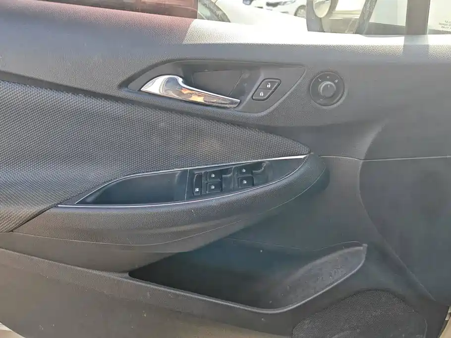 Chevrolet Cruze — миниатюра 7