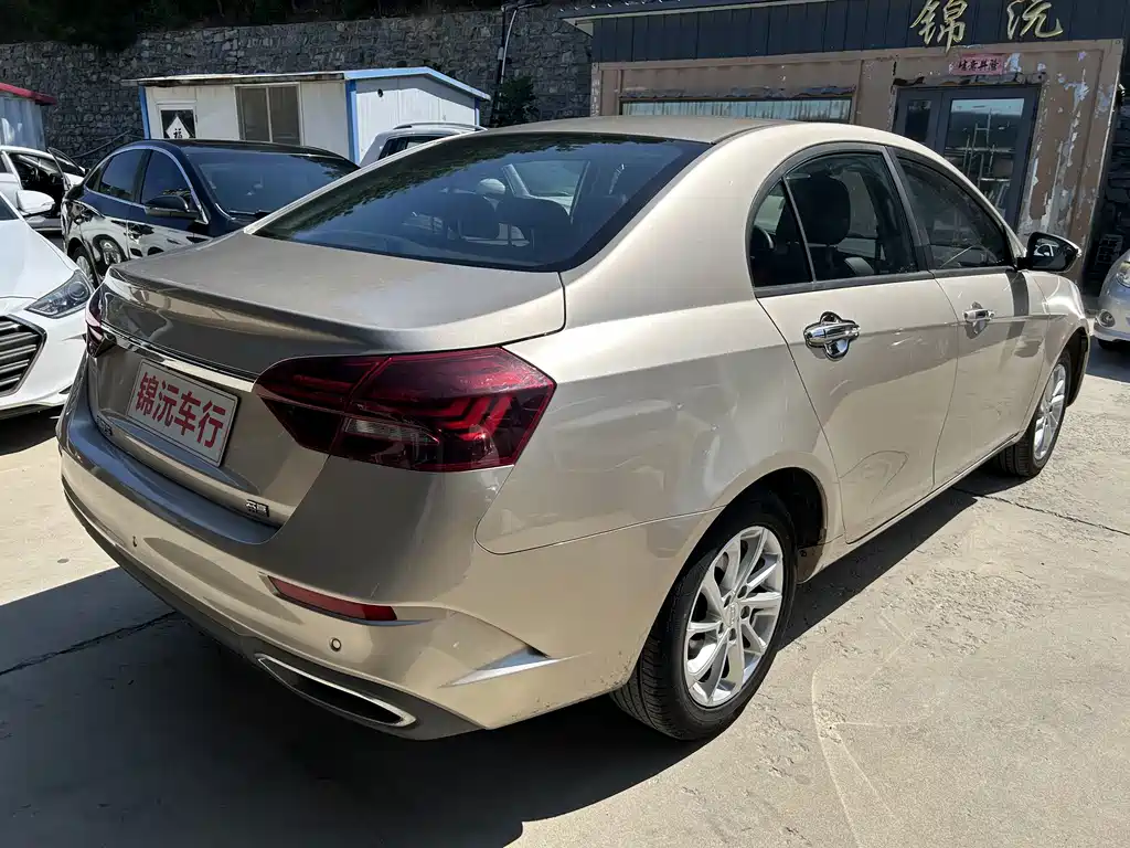 Geely Emgrand — миниатюра 7