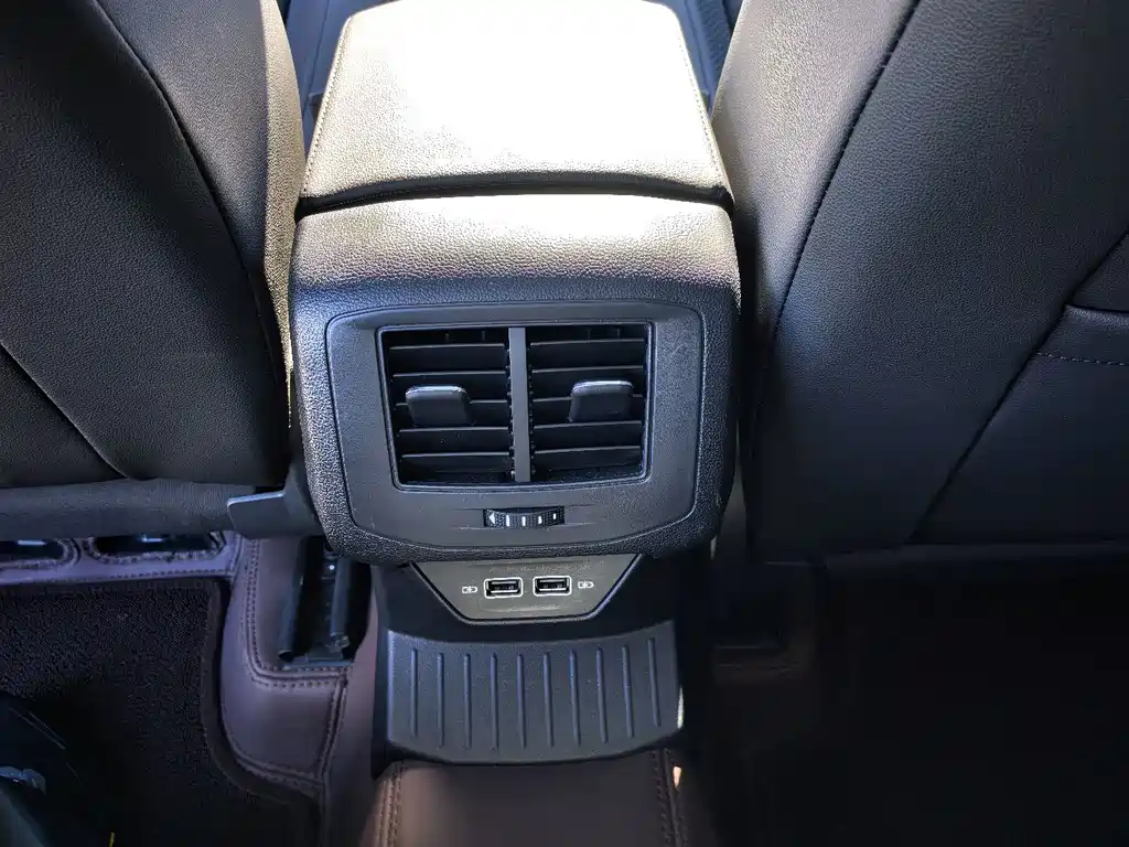 Volkswagen T-Roc — миниатюра 17