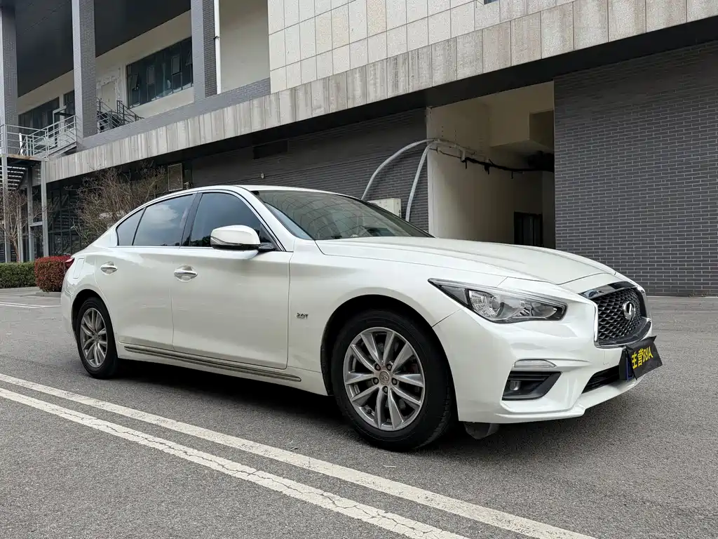 INFINITI Q50L