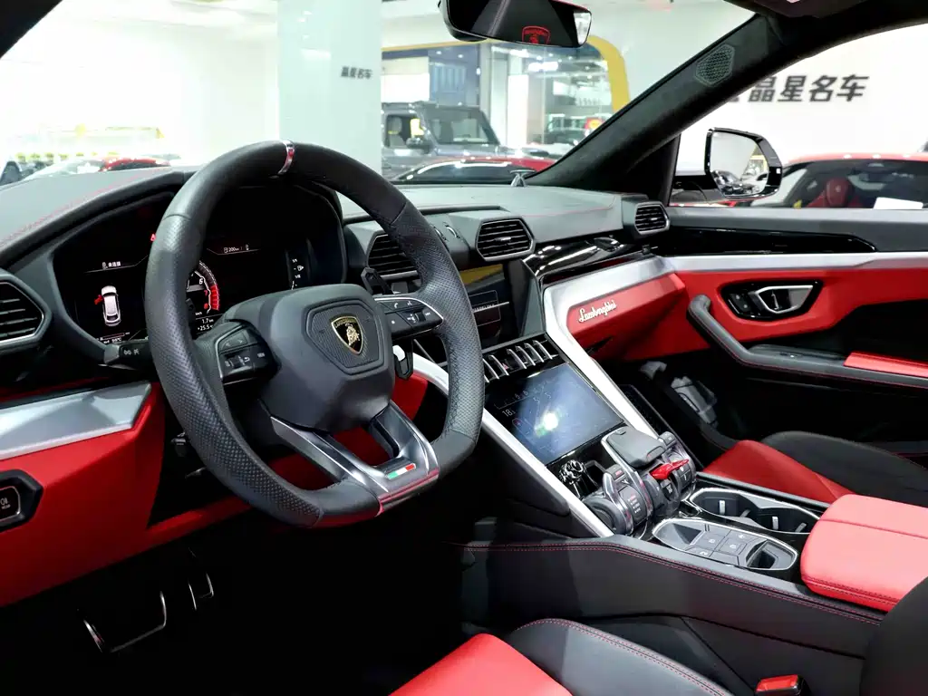 Lamborghini Urus — миниатюра 3