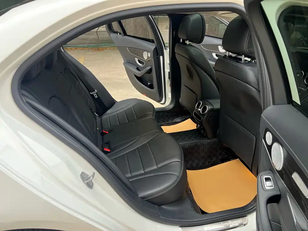 Mercedes-Benz C-Class — миниатюра 9