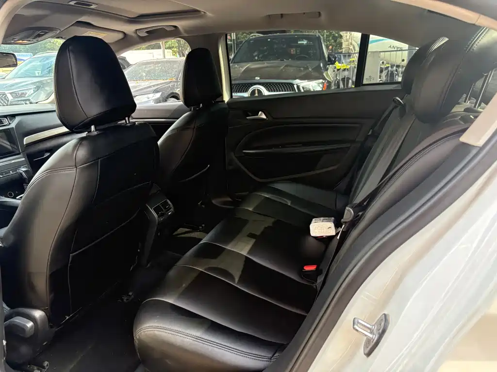Peugeot 408 — миниатюра 8