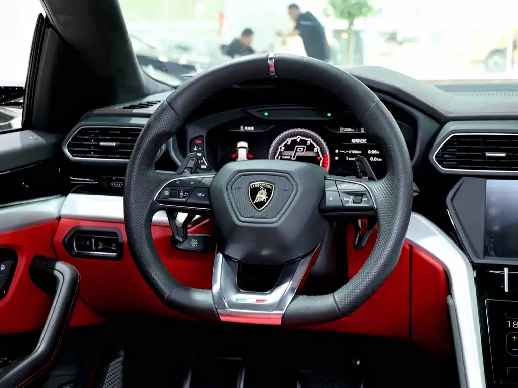 Lamborghini Urus — миниатюра 7