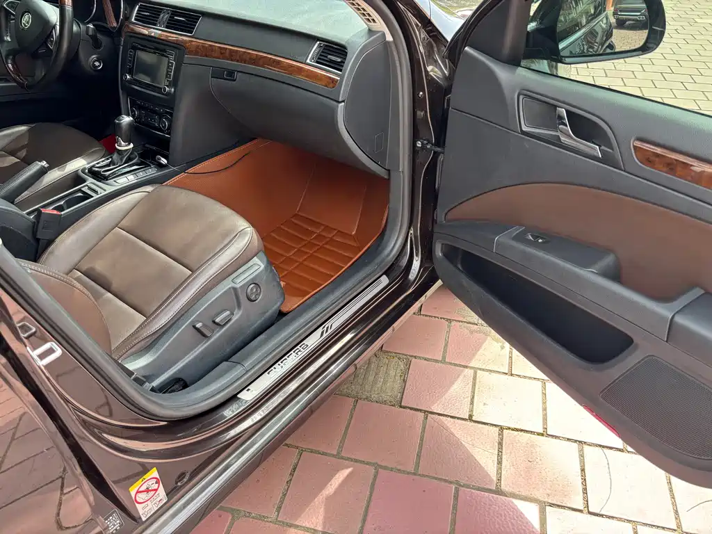 Skoda Superb — миниатюра 15