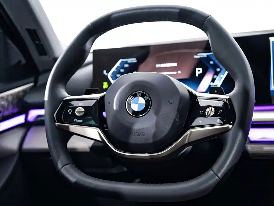 BMW 5 Series — миниатюра 14