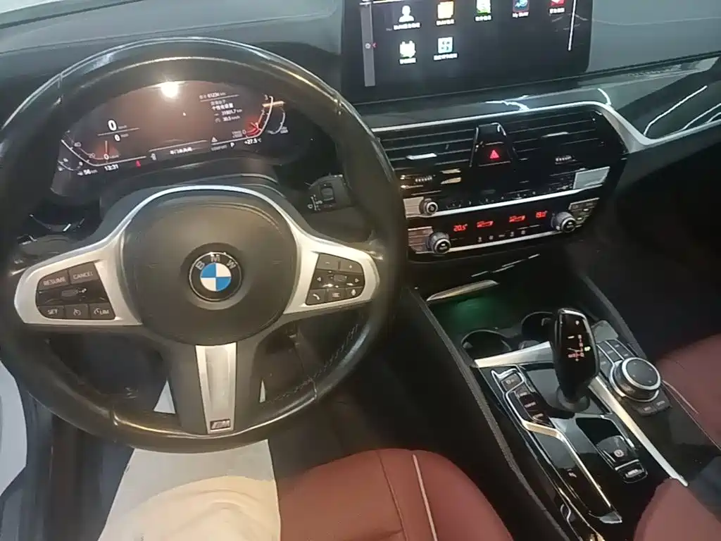 BMW 5 Series — миниатюра 10