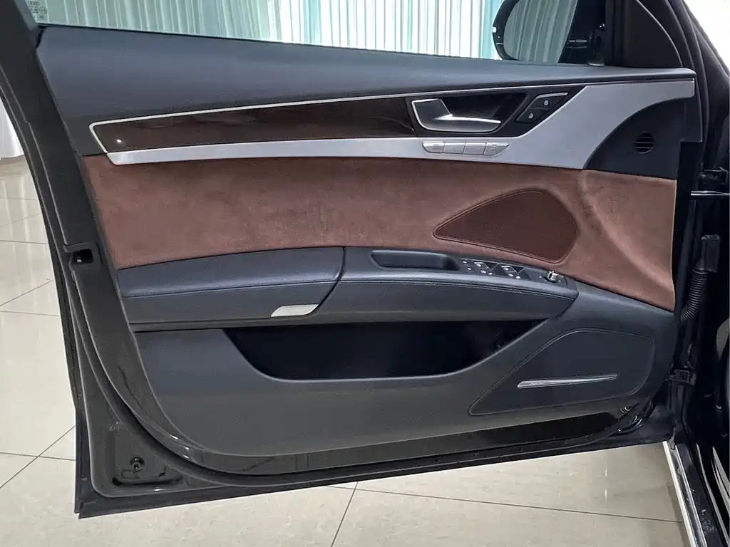 Audi A8 — миниатюра 8