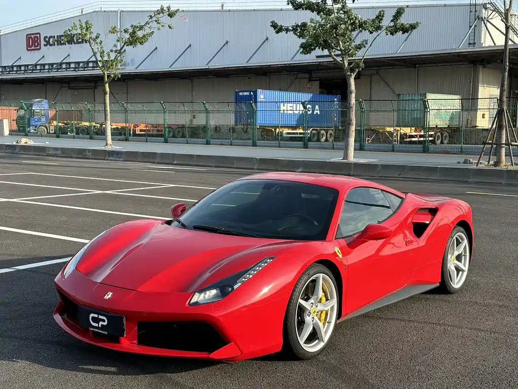 FERRARI 488
