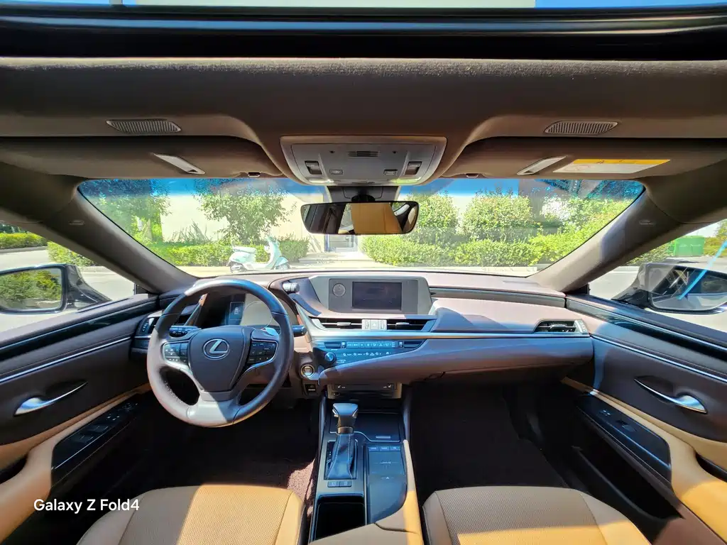 Lexus ES — миниатюра 8