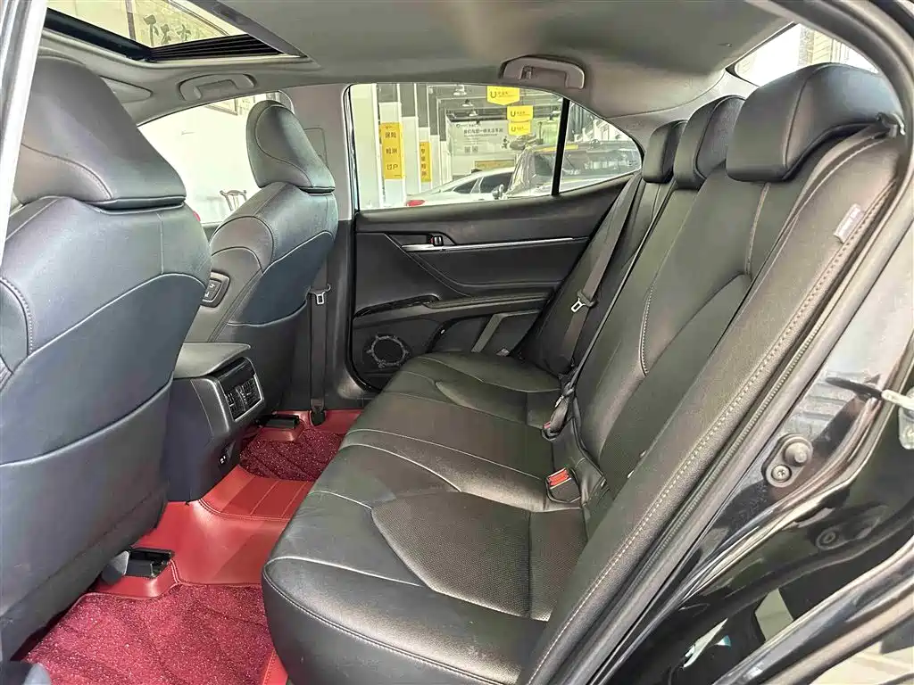 Toyota Camry 2021 2.0G Luxury