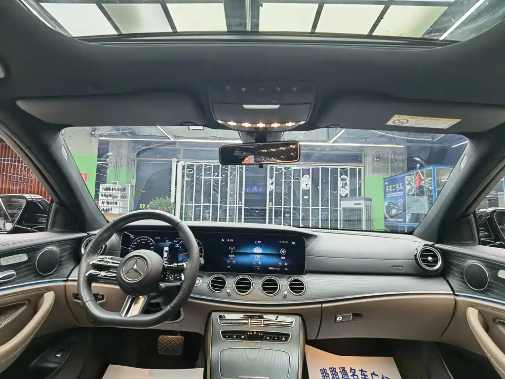 Mercedes-Benz E-Class — миниатюра 7