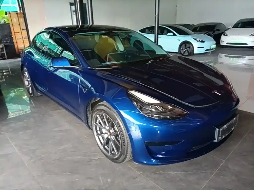 Tesla Model 3 — миниатюра 4