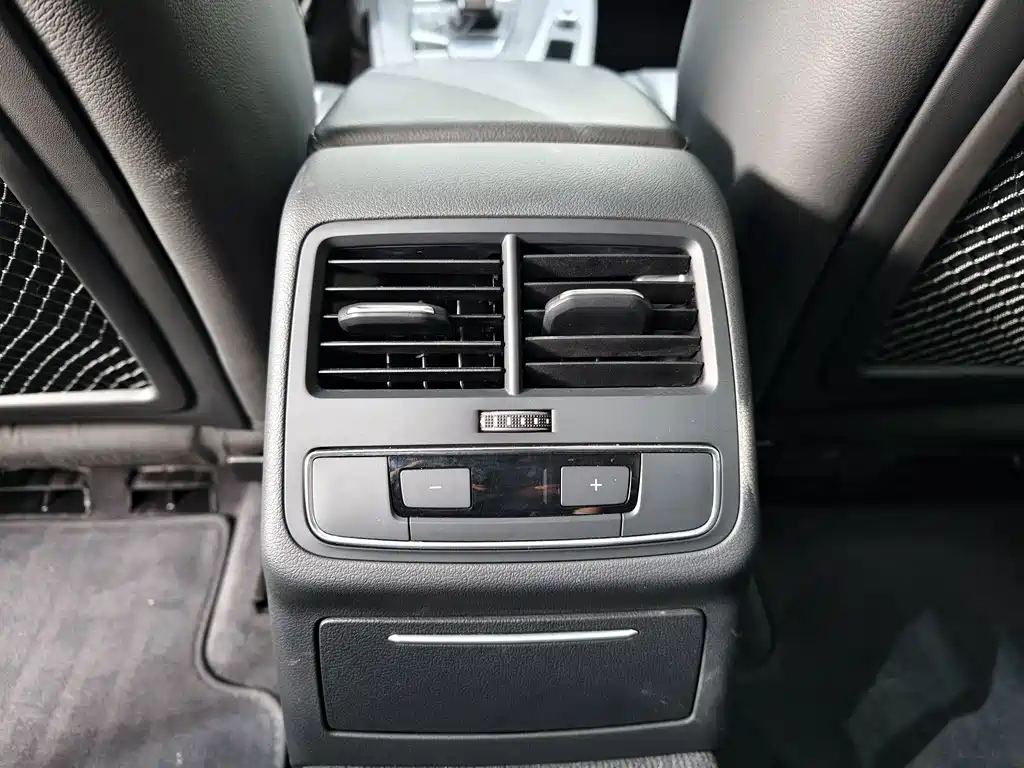 Audi A4L — миниатюра 9