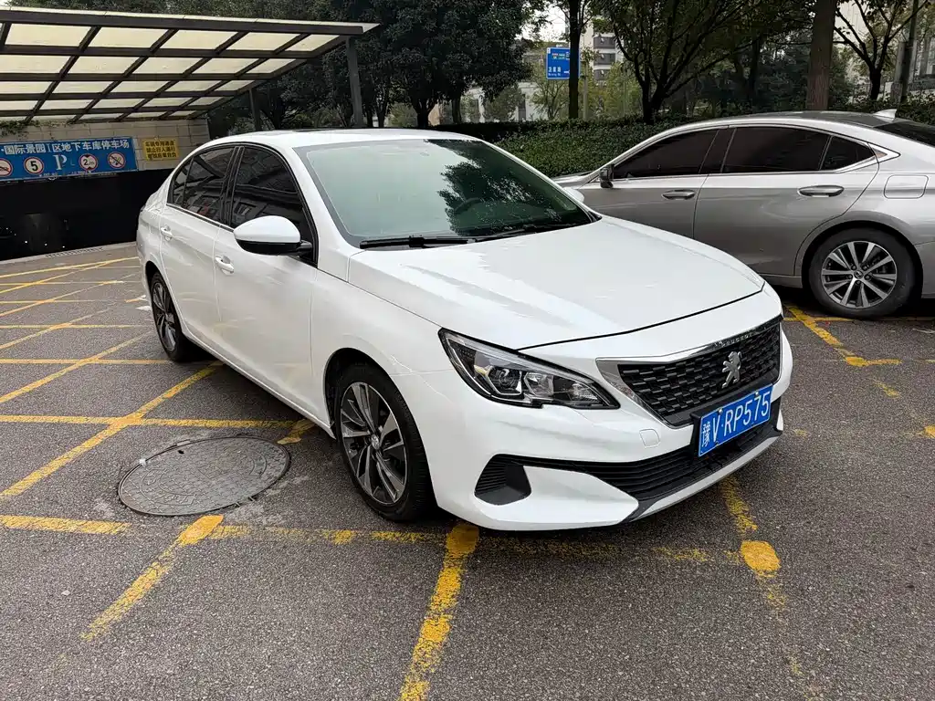 PEUGEOT 408