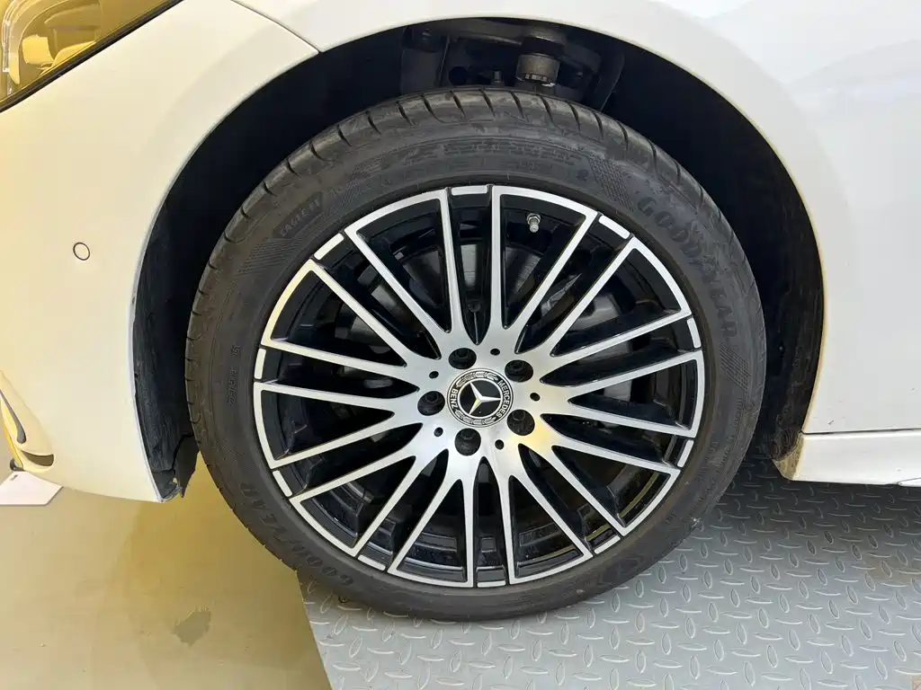 Mercedes-Benz C-Class — миниатюра 9