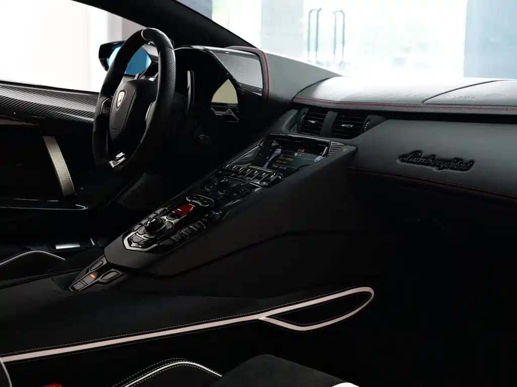 Lamborghini Aventador — миниатюра 17