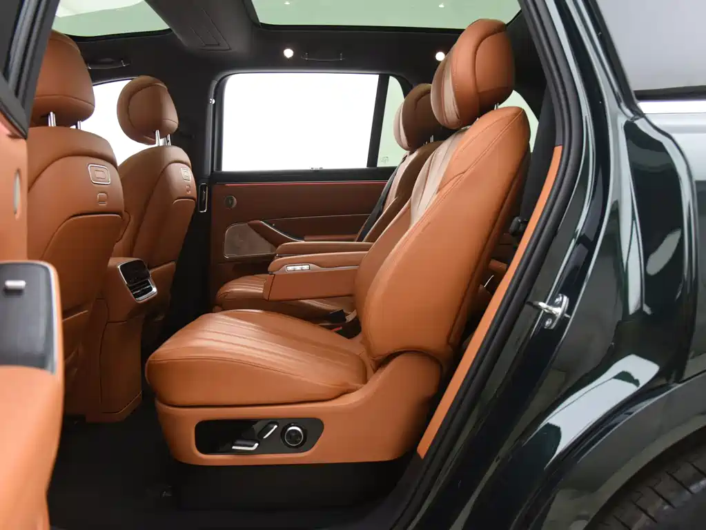 AITO ASK THE WORLD M8