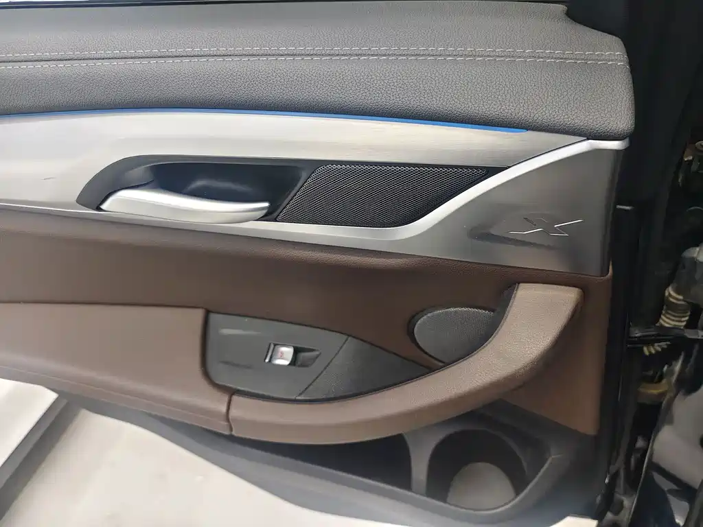 BMW iX3 — миниатюра 10