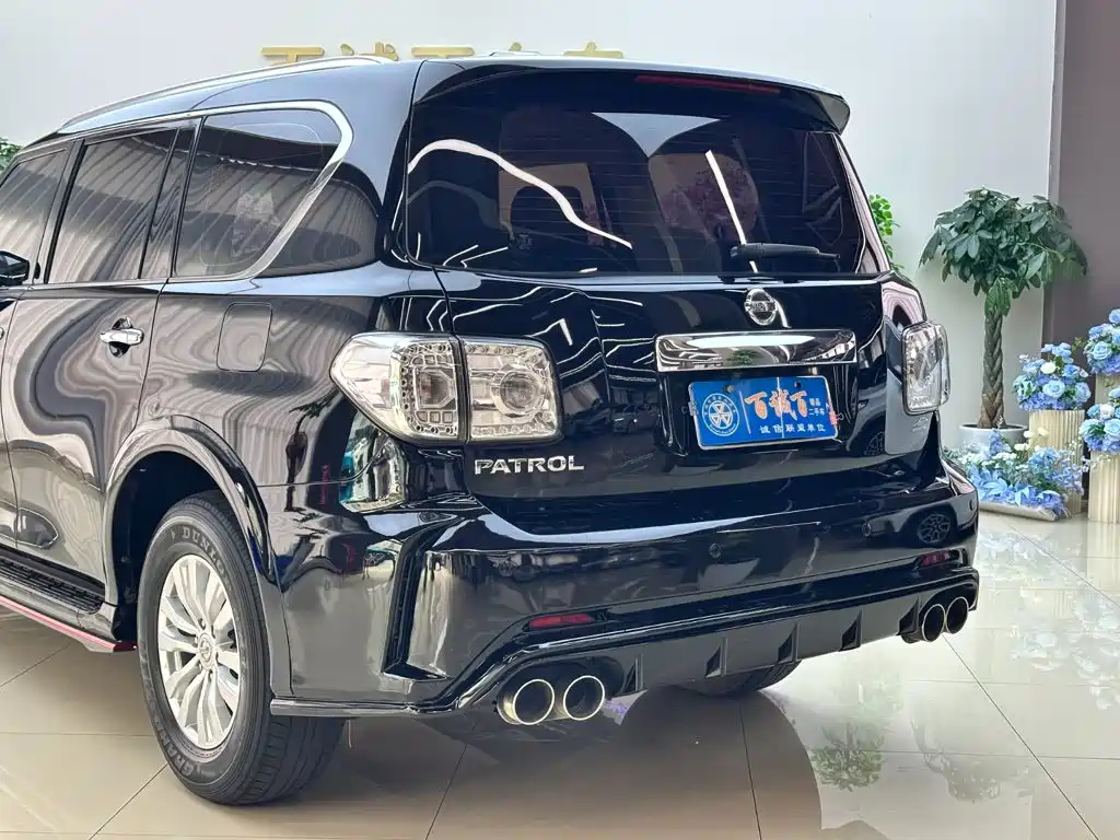 Nissan Patrol — миниатюра 6