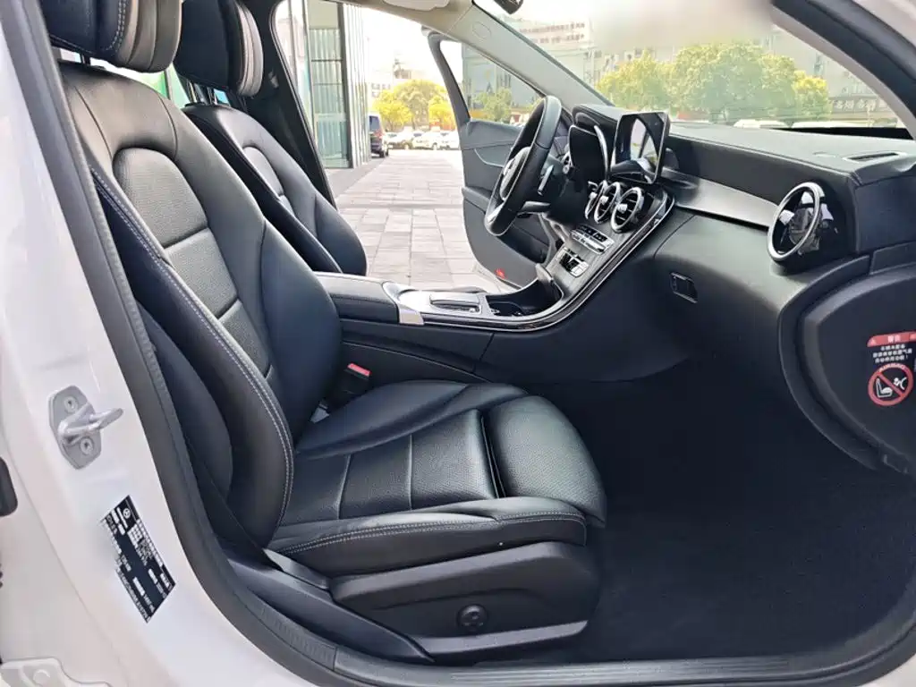 Mercedes-Benz C-Class — миниатюра 4
