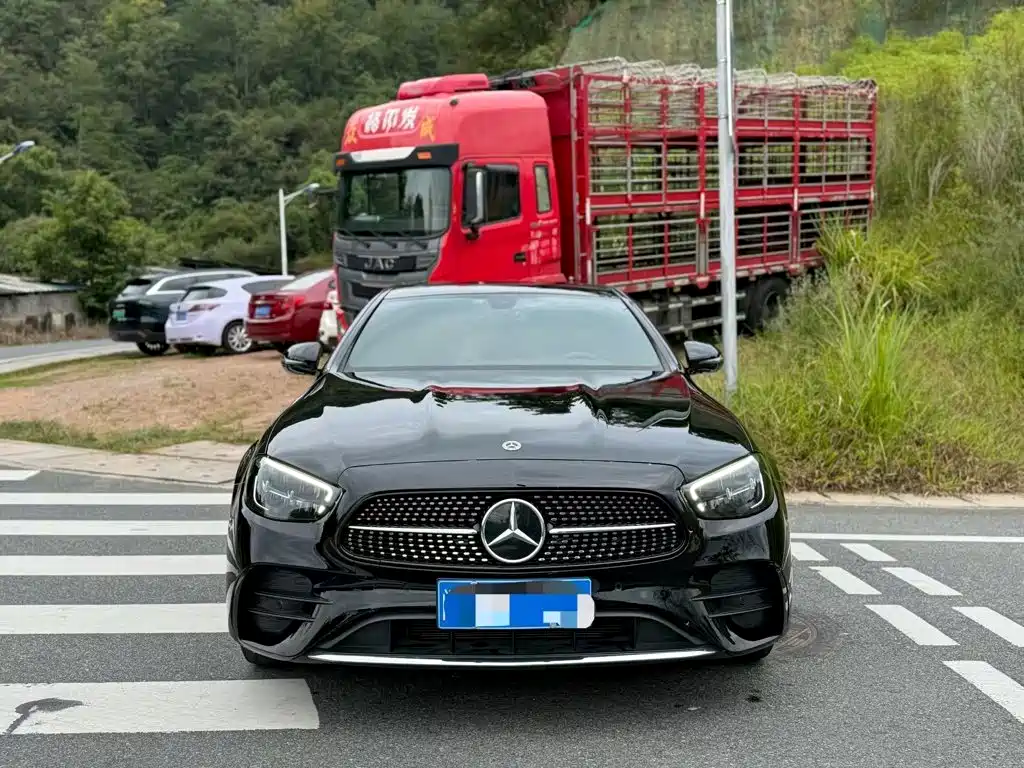 Mercedes-Benz E-Class — миниатюра 2