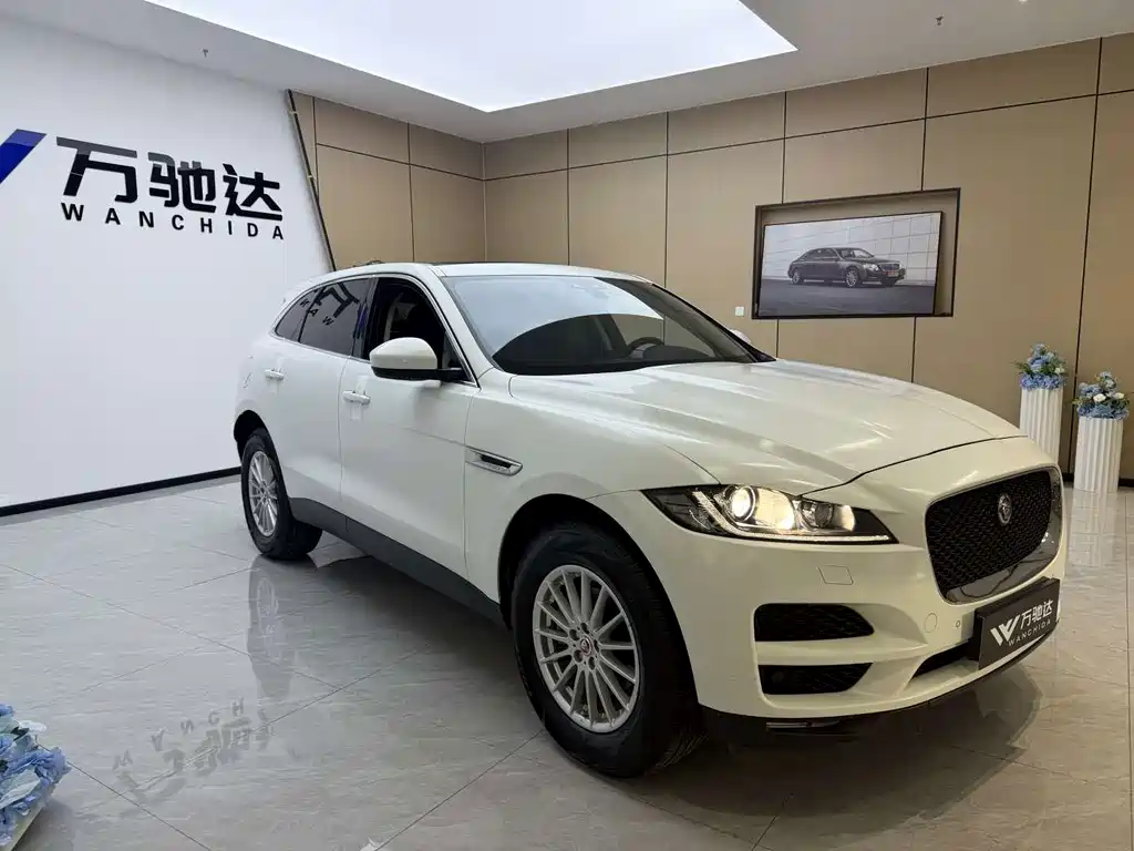 Jaguar F-PACE — миниатюра 2