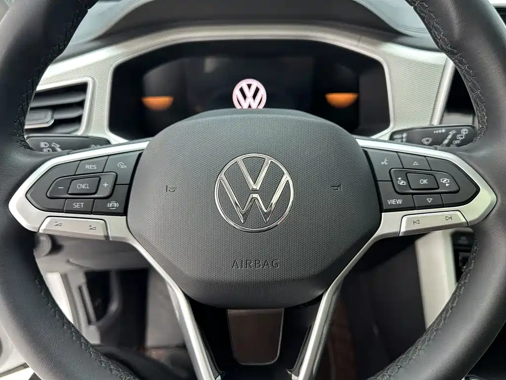 Volkswagen T-Roc — миниатюра 14