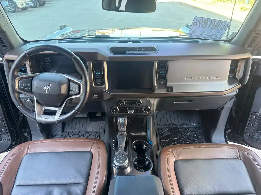 Ford Bronco (Import) — миниатюра 8