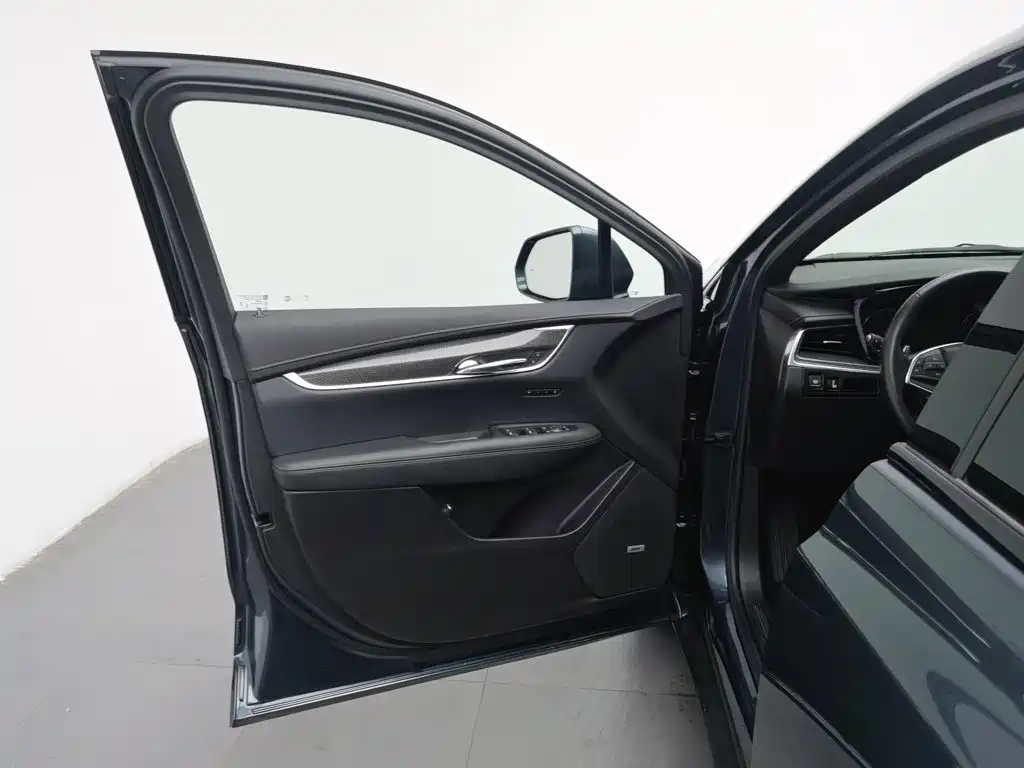 Cadillac XT5 — миниатюра 8