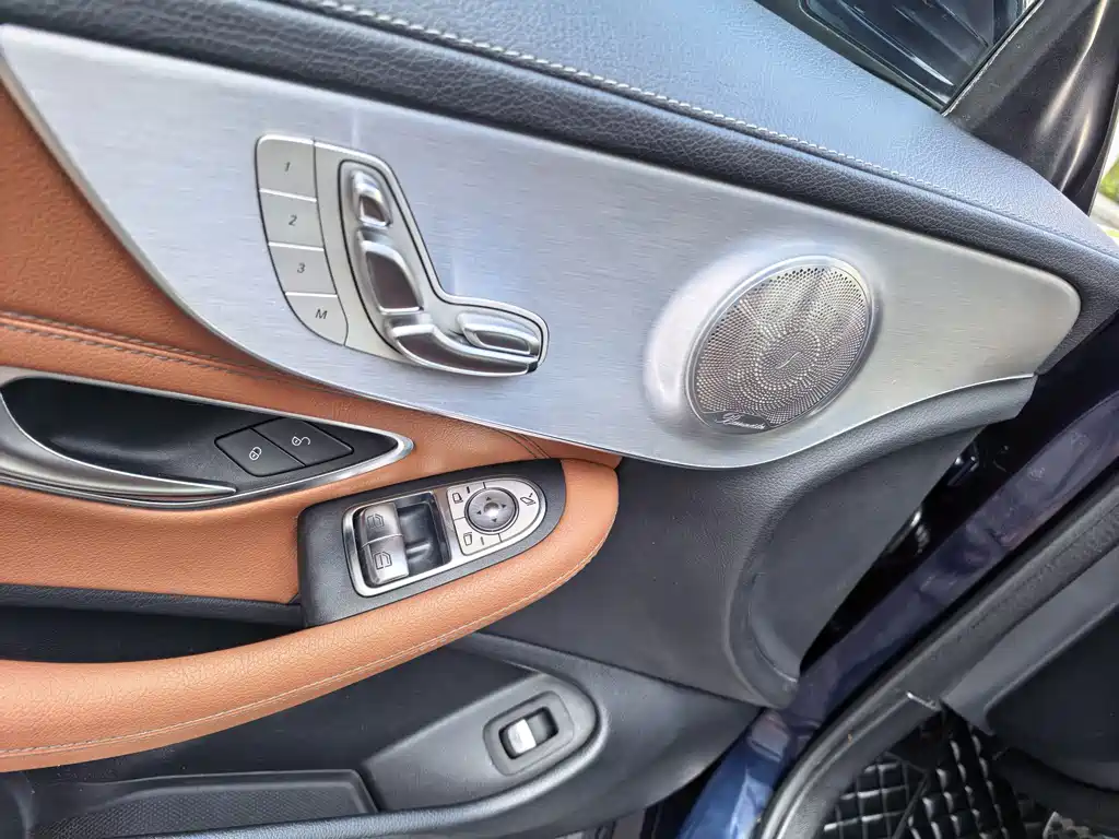 Mercedes-Benz C-Class (Import) — миниатюра 4