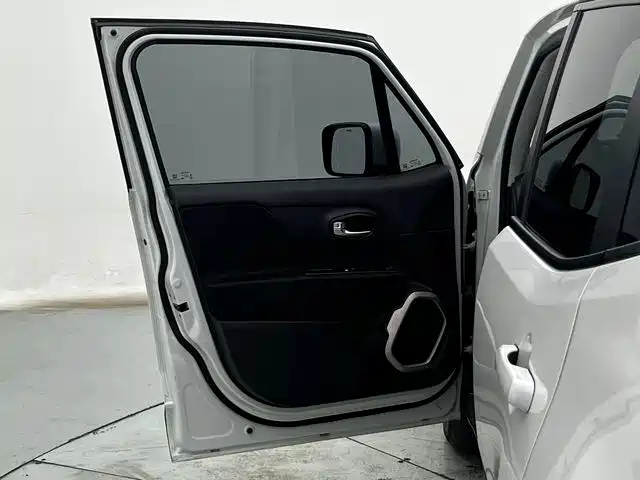 Jeep Renegade — миниатюра 7