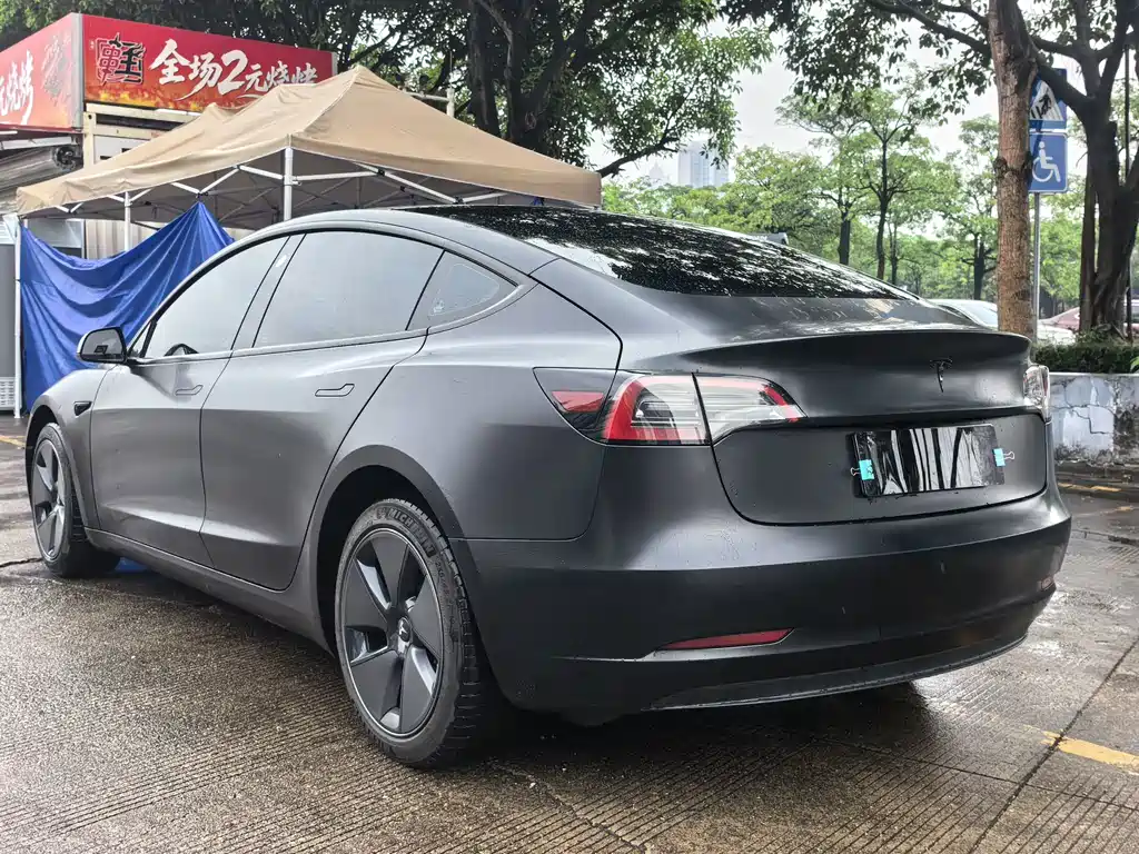 Tesla Model 3 — миниатюра 6