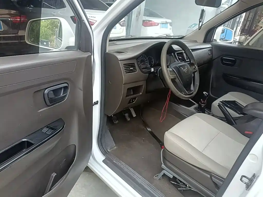 Wuling Rongguang V — миниатюра 16
