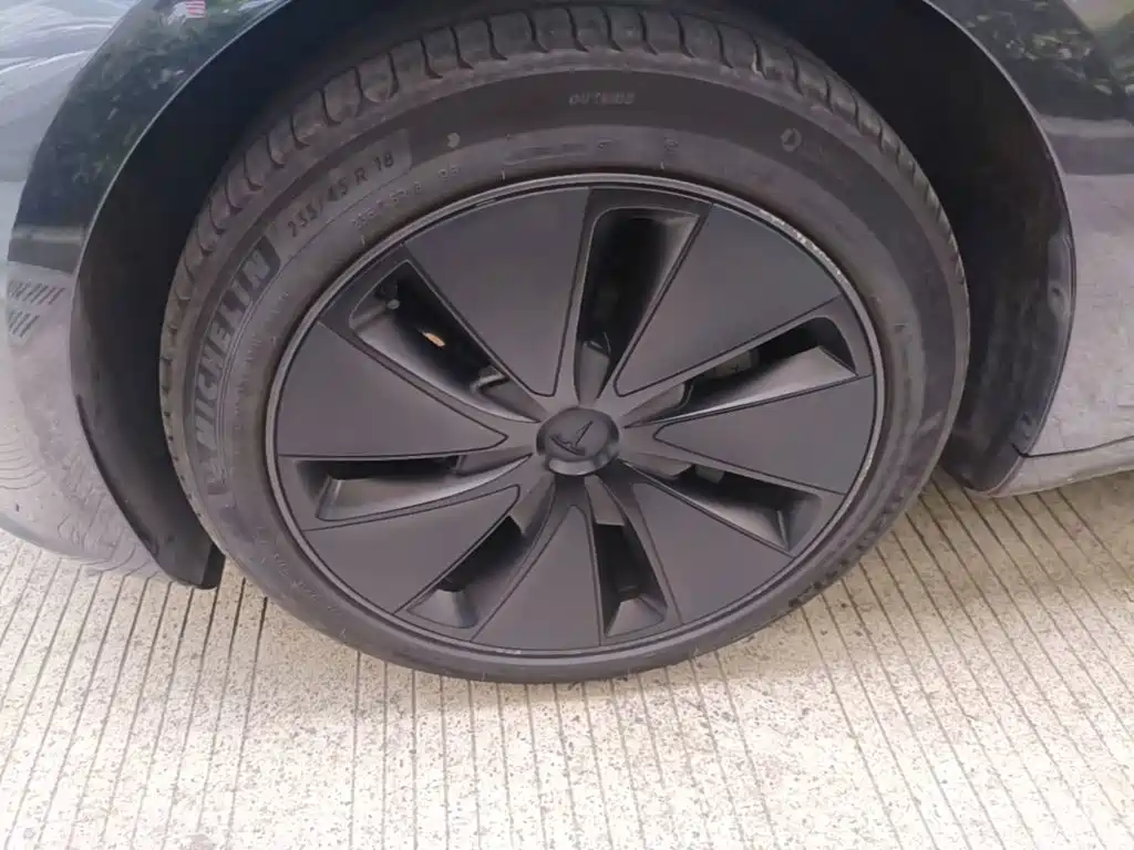 Tesla Model 3 — миниатюра 23