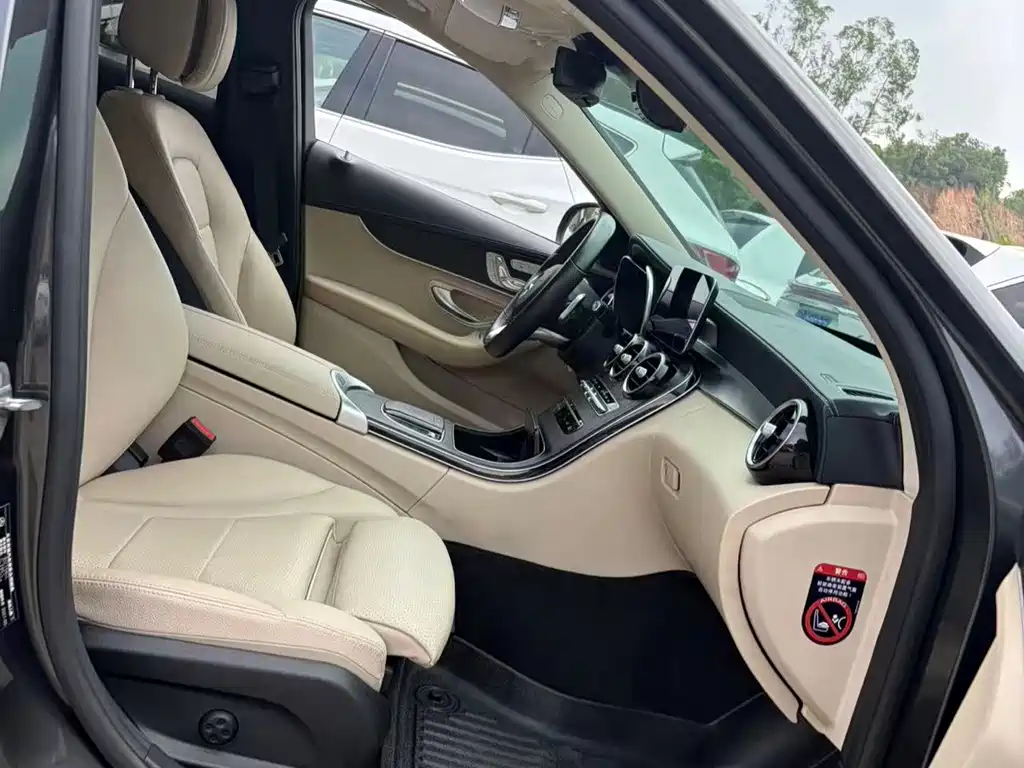 Mercedes-Benz C-Class — миниатюра 7