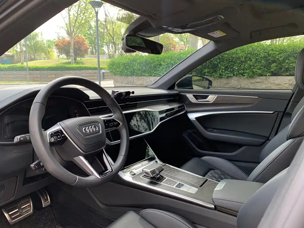 Audi A6L 2025 45 TFSI quattro