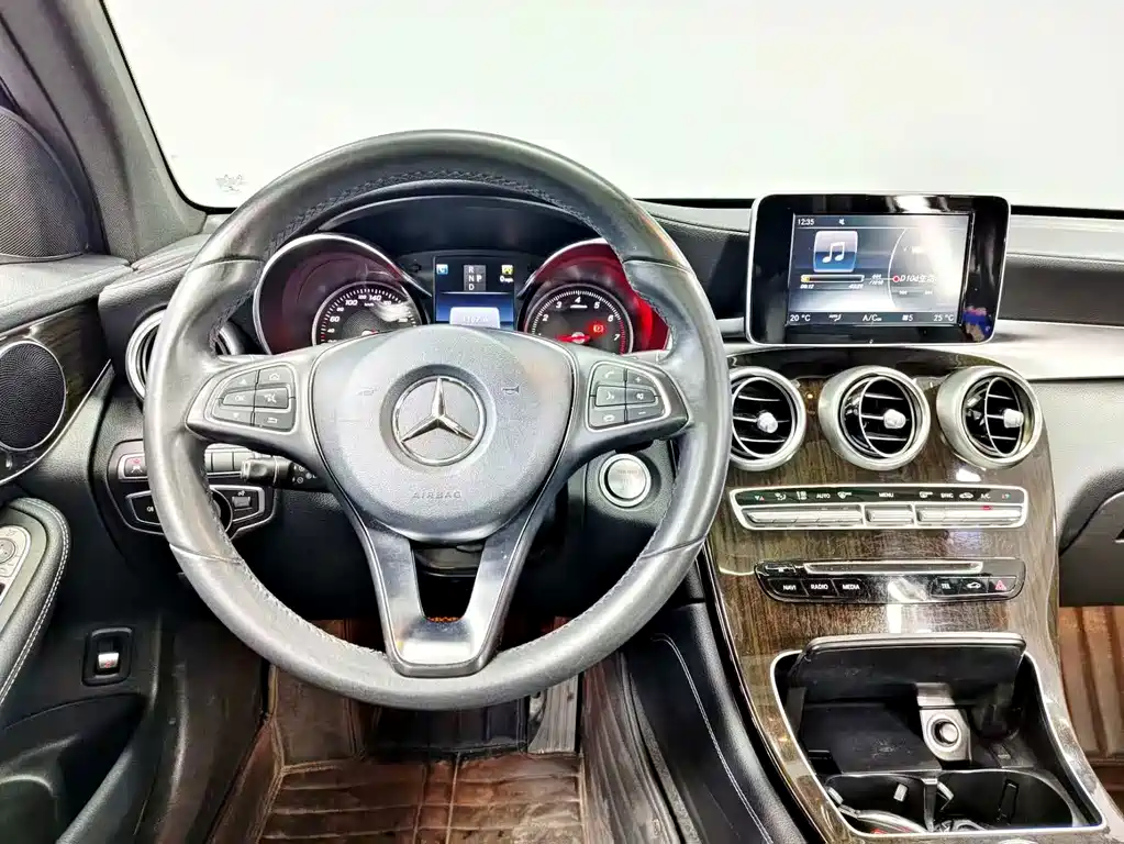 Mercedes-Benz GLC — миниатюра 10