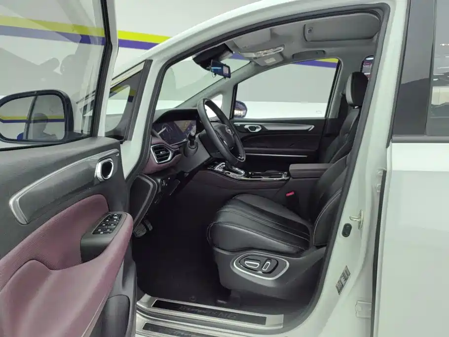 GAC Motor Trumpchi M6 — миниатюра 9