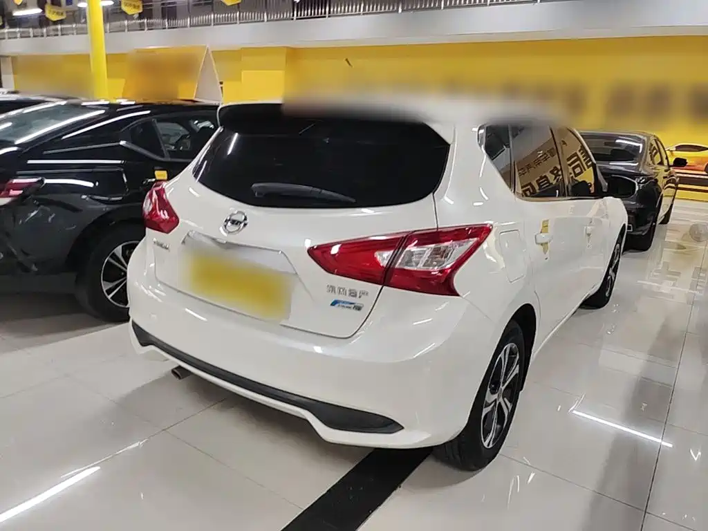 Nissan Tiida — миниатюра 7