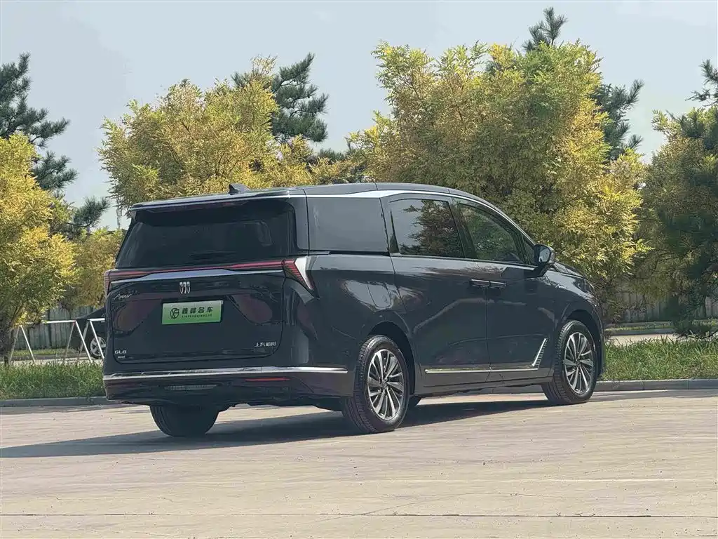 Buick GL8 Hybrid — миниатюра 35