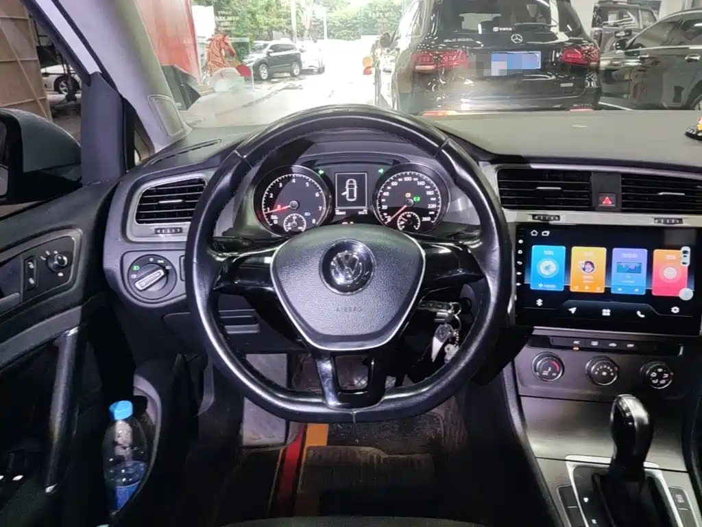 Volkswagen Golf — миниатюра 11