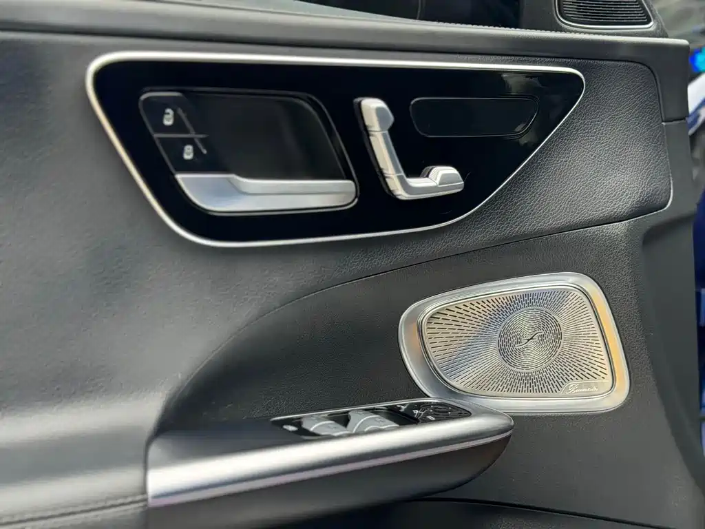 Mercedes-Benz C-Class — миниатюра 12